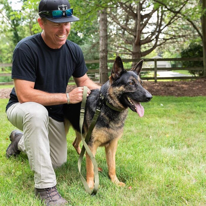 Тактичний повідець Operation Good Boy чорний – міцний та зручний, алюмінієвий карабін 360°, для собак, військова якість
