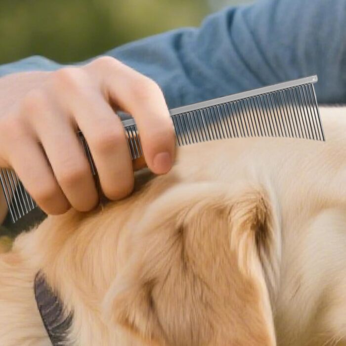 Гребінець для котів Flohkamm - догляд за шерстю, аксесуари для домашніх тварин. Підходить для літніх собак, довгошерстих порід, цуценят. Для щоденного використання та сезонної линьки. Срібний колір.