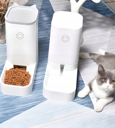 Автоматична годівниця Regmag, пластик, 3 мл