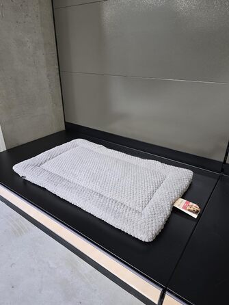 Кігтеточка Фламінго Енес – Сіра, Середня (90 см), Компактна кігтеточка та будиночок для котів! (ENES GRAU L 50x50x120CM)