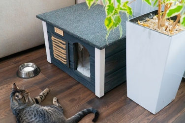 Будиночок для кота SMITH DESIGN з когтеточкою, утеплений, коричневий, L 54x39x36 см