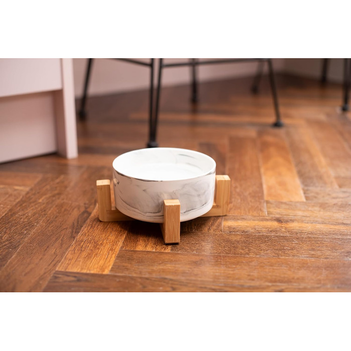 Керамічна миска для собак та котів Pet Wiz з бамбуковим підставкою, піднята миска для зручної позиції під час їжі та пиття, 5 кольорів, об'єм 850 мл (Мраморний сірий)