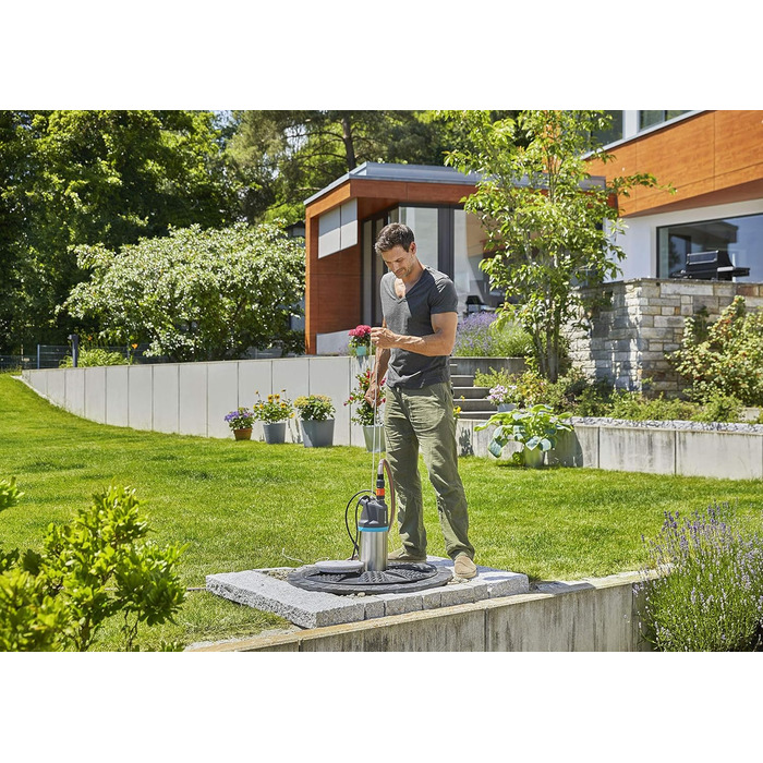 Занурювальний насос Gardena 5900/4 inox для чистої води, 5900 л/год, з фільтром та захистом від сухого ходу, тиха робота