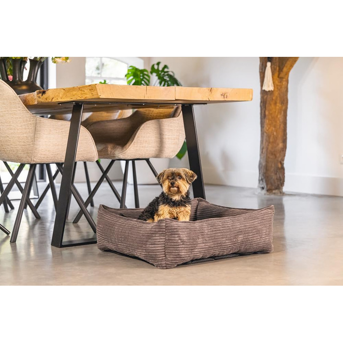 Крісло-лежанка для собак Lotte Ribbed, коричневе, 65x60x20 см